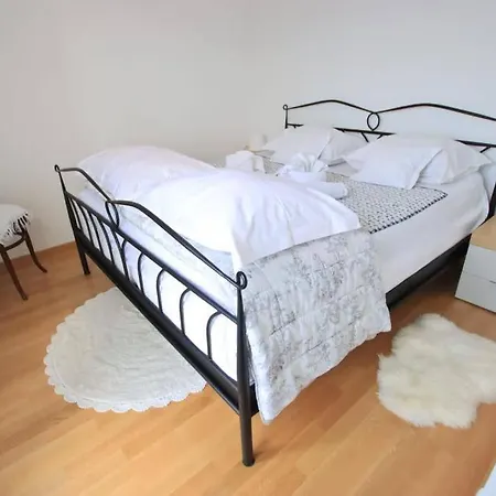Apartment Deanna Luxury With Rooftop Terrace