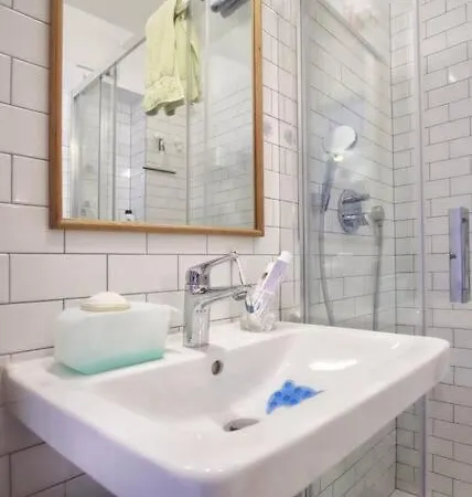 Deanna Luxury With Rooftop Terrace Apartment